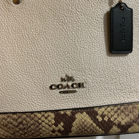 Coach handbag - Picture 2 of 4